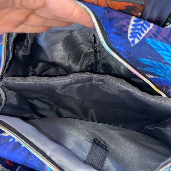 Rolling carry on bag - Picture 3 of 5